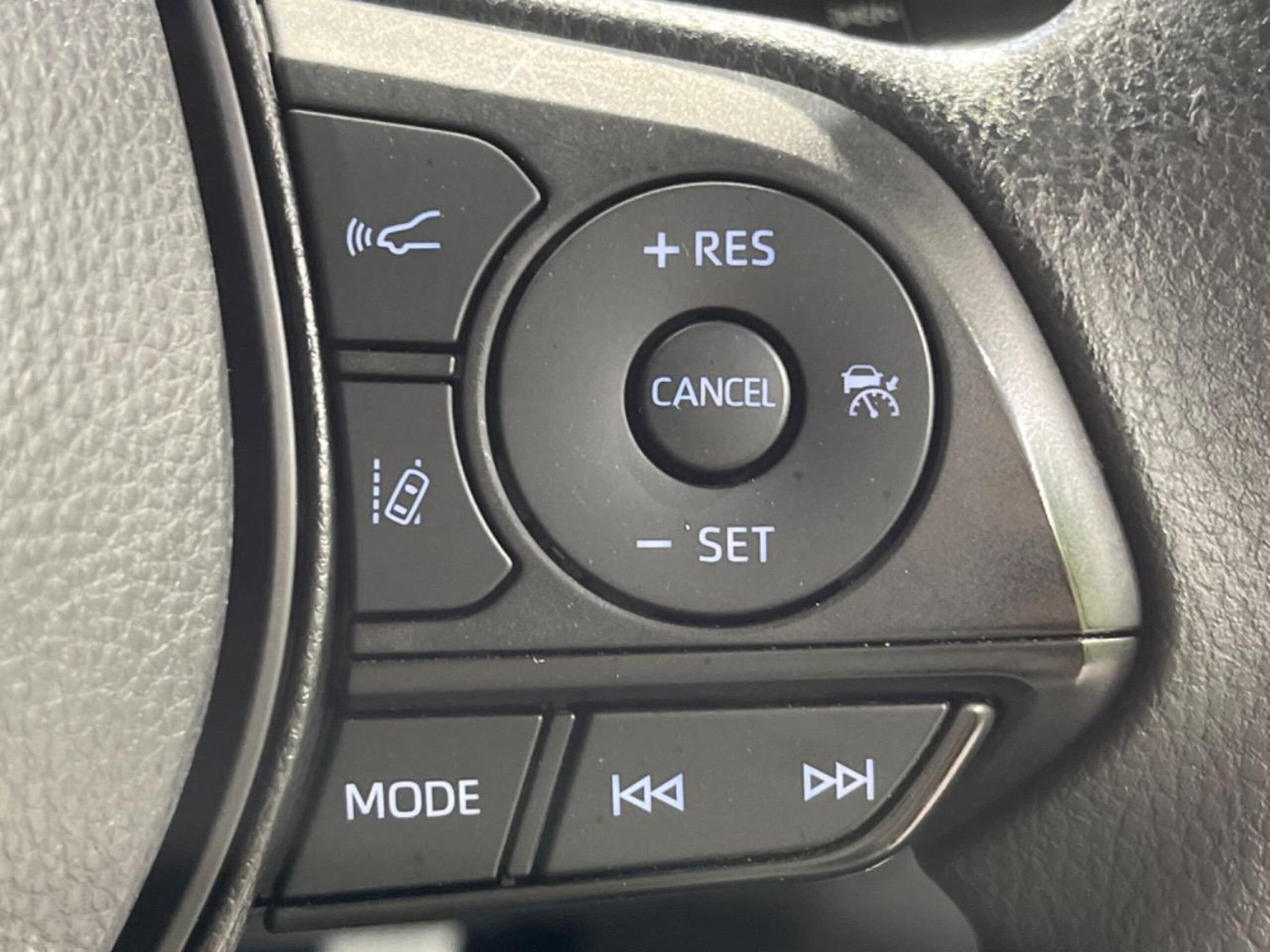 Toyota RAV4 2022 — миниатюра 6