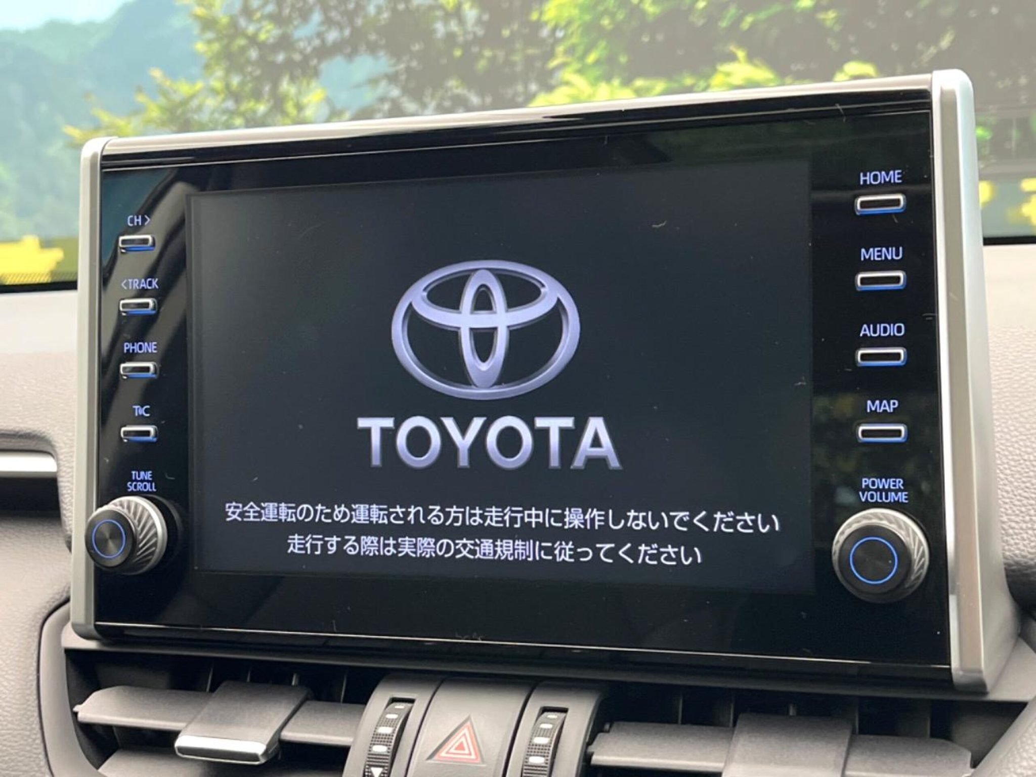 Toyota RAV4 2022 — фото 4