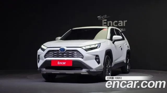 Toyota RAV4 2023 — миниатюра 3