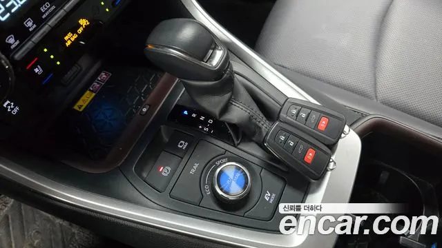 Toyota RAV4 2023 — миниатюра 9