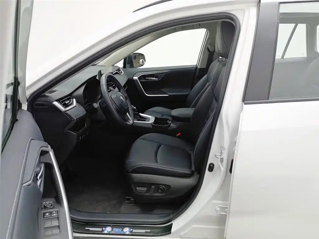 Toyota RAV4 2023 — миниатюра 10