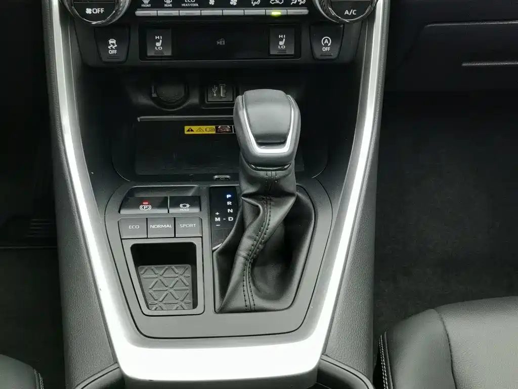 Toyota RAV4 2023 — миниатюра 13