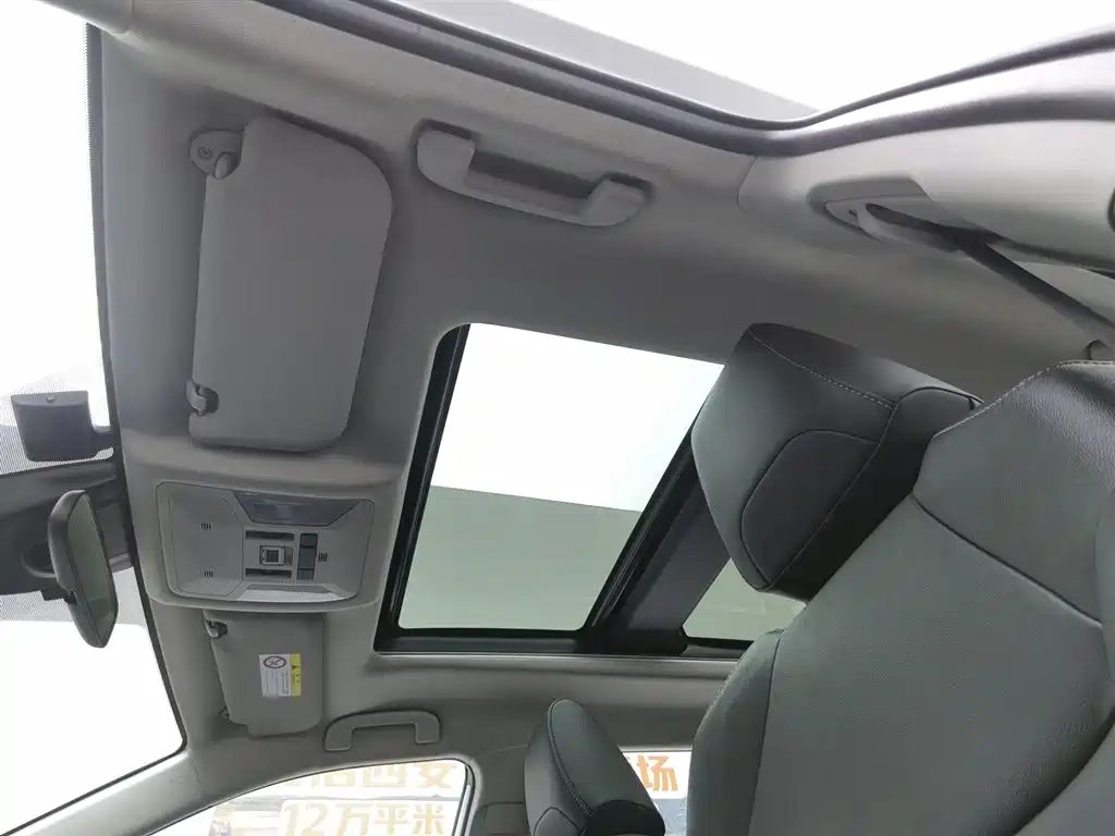 Toyota RAV4 2023 — миниатюра 14