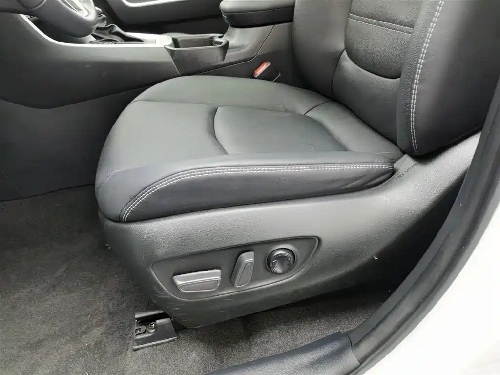 Toyota RAV4 2023 — миниатюра 19