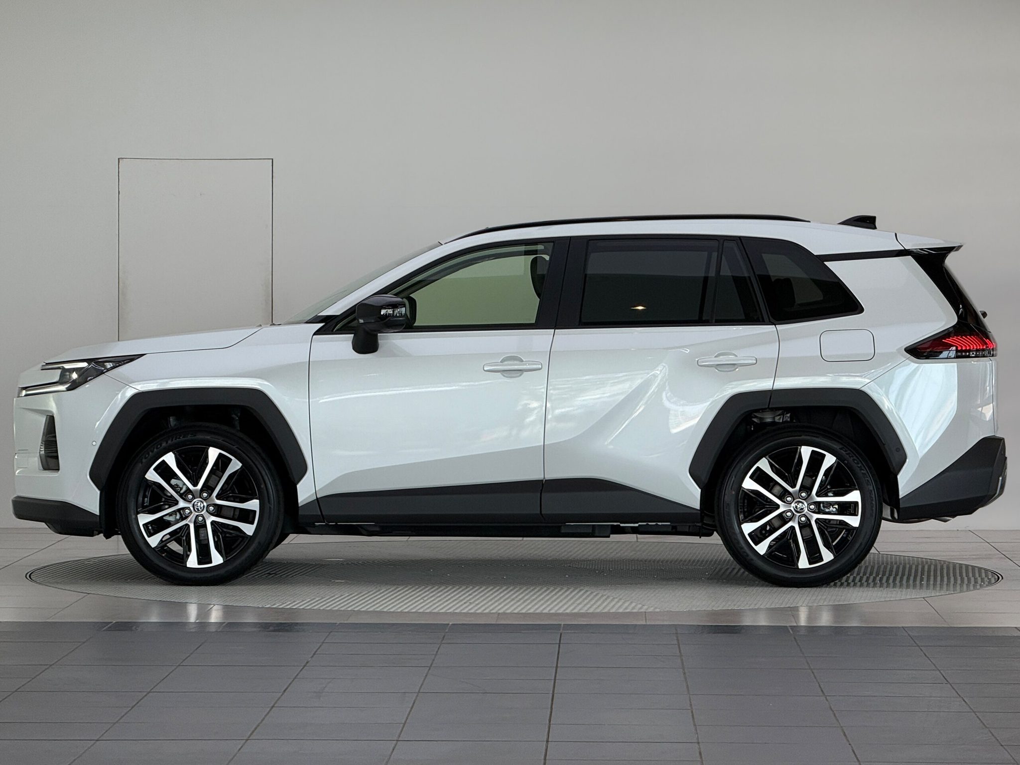 Toyota RAV4 2026 — миниатюра 6