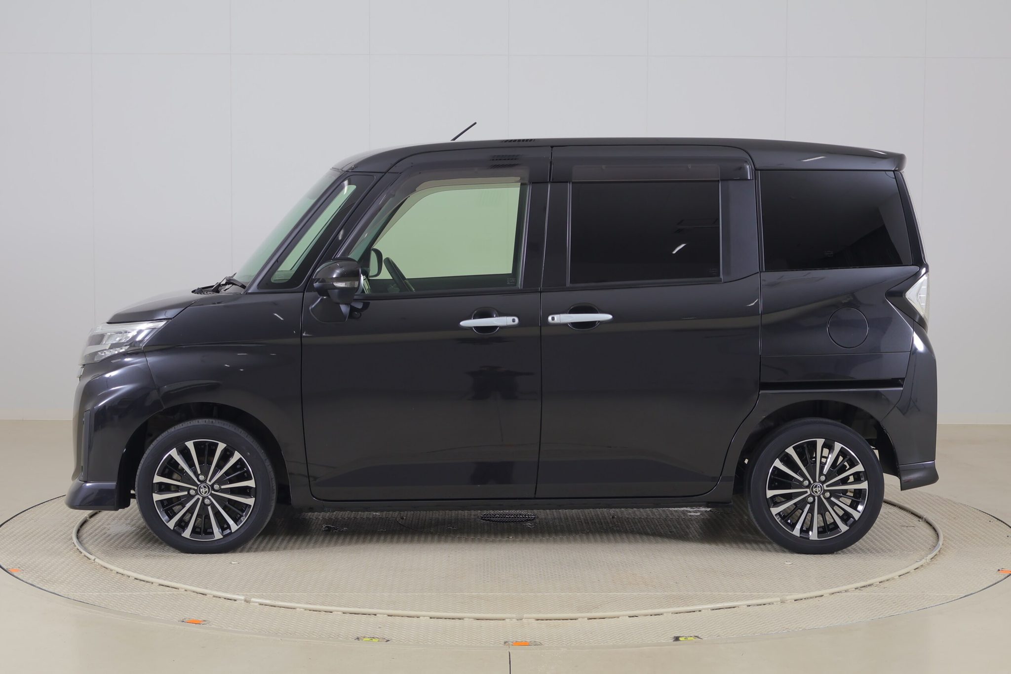 Toyota Roomy 2021 — миниатюра 8