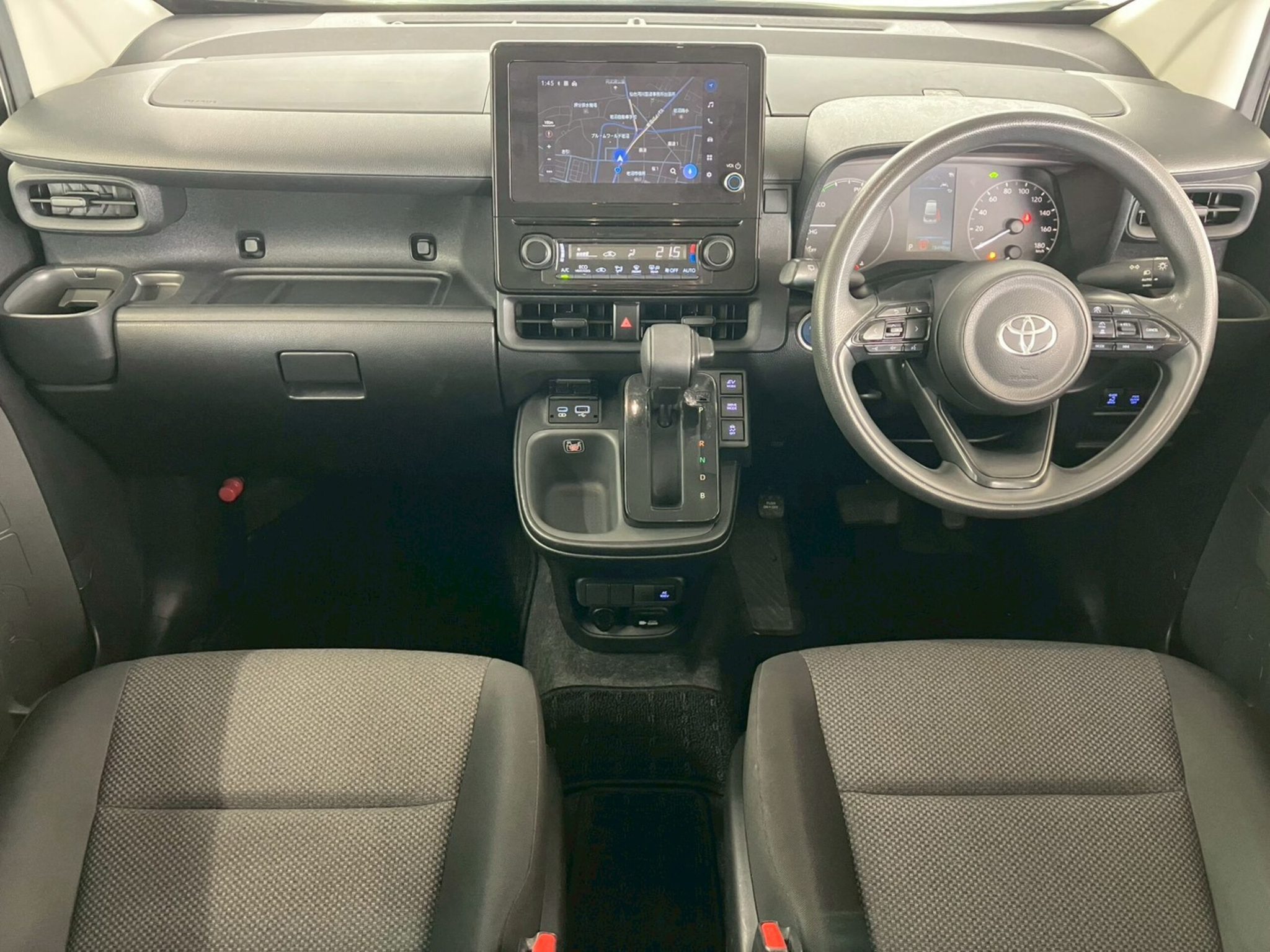 Toyota Sienta 2022 — фото 2