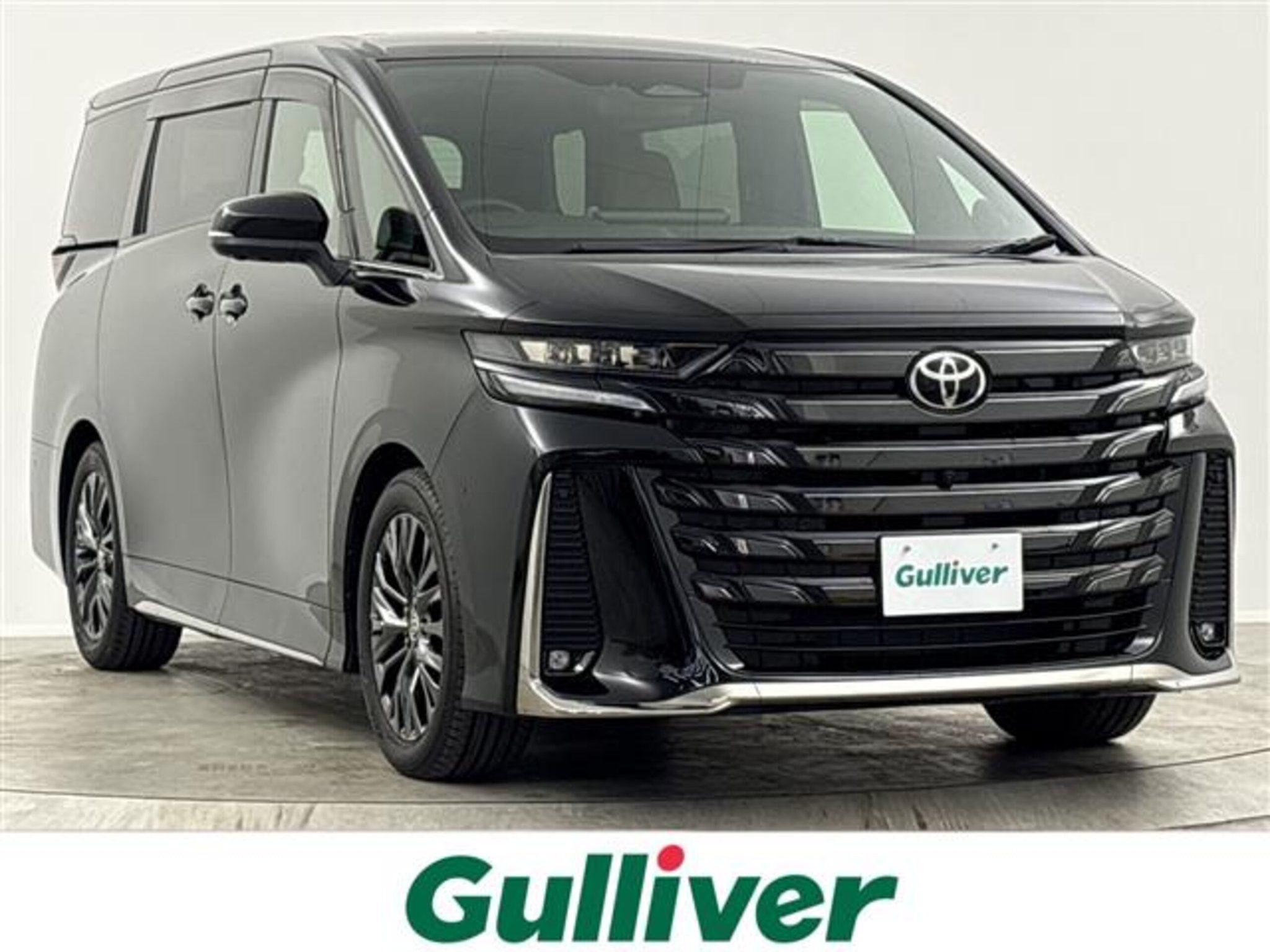 Toyota Vellfire 2023 — фото 1