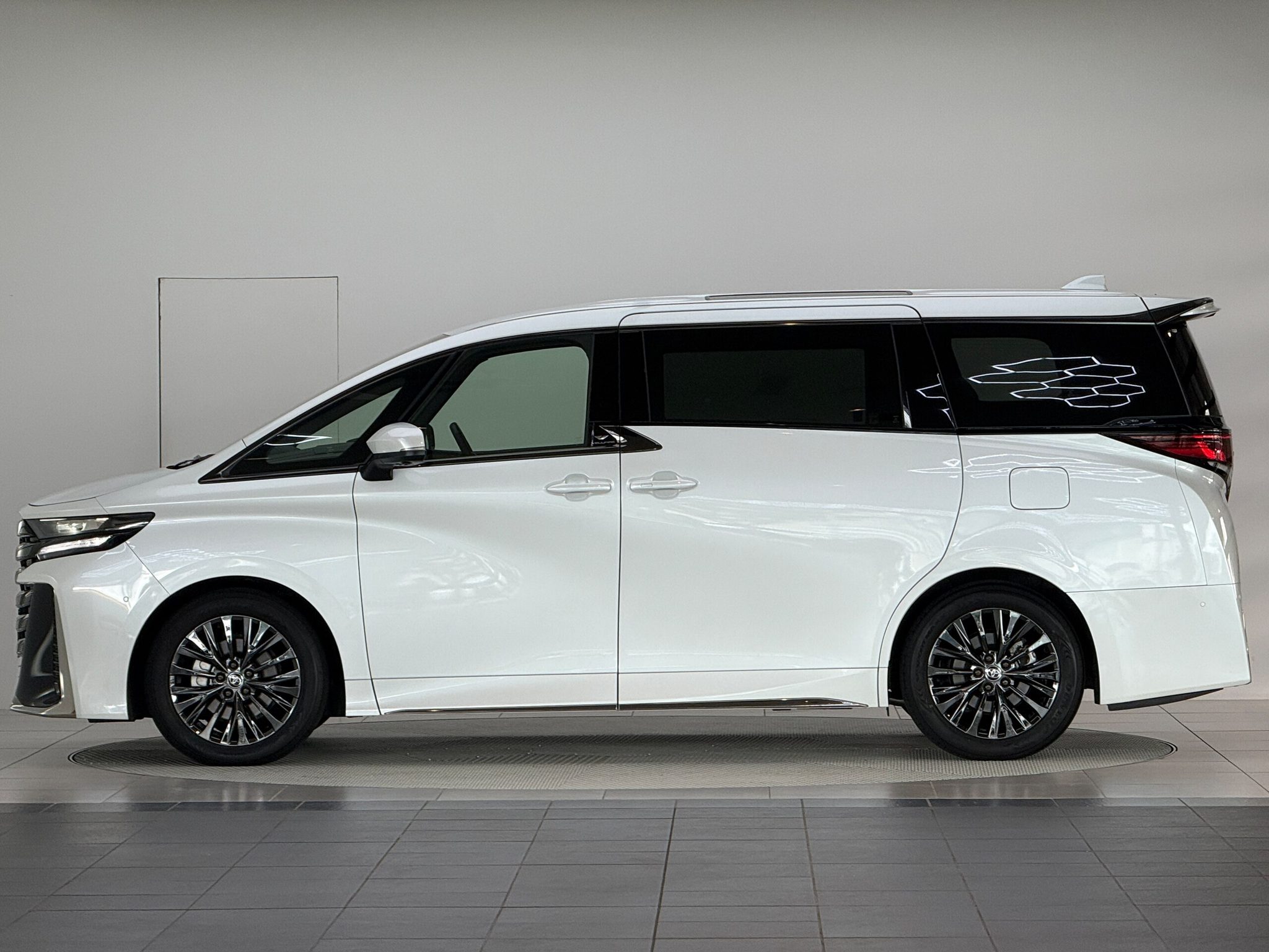 Toyota Vellfire 2026 — миниатюра 6