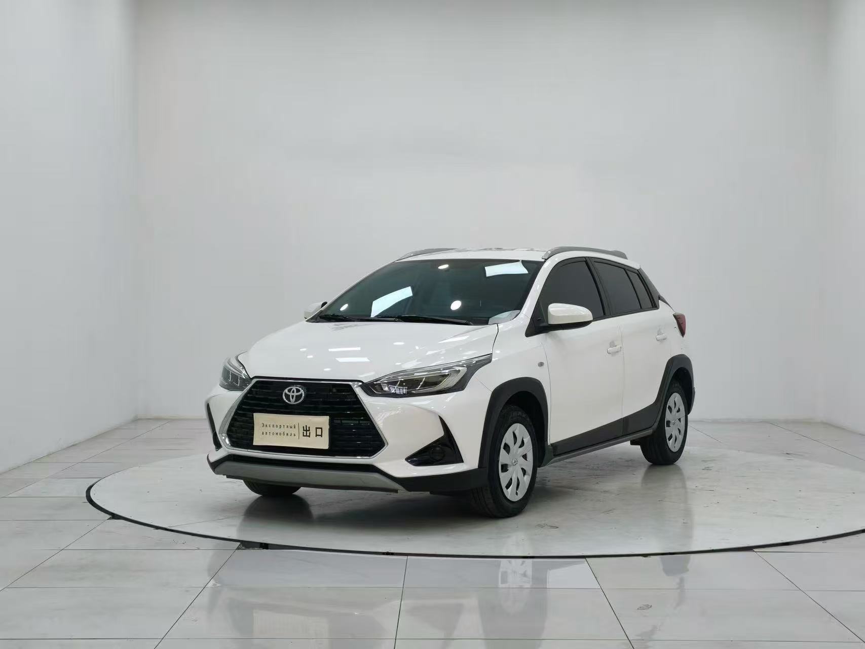Toyota Yaris Cross 2022 — фото 2