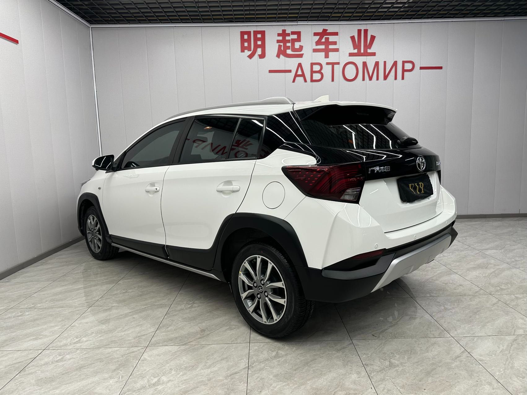 Toyota Yaris X 2022 — фото 2