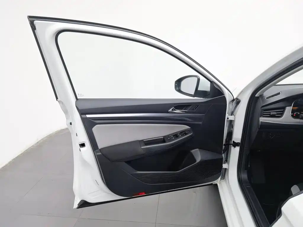 Volkswagen Bora 2022 — миниатюра 8